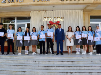 Samux rayonunda məktəblərdə “Son zəng” tədbiri keçirilib.