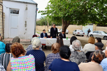 Samux Rayon İcra Hakimiyyətinin başçısı rayonun Bağbanlar kəndində səyyar görüş keçirib