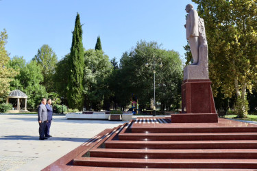 Samux rayonunda ali məktəblərə yüksək balla daxil olan tələbələrlə görüş keçirilib