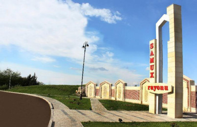Samux rayonunda məhsul buraxılışının 49,6 faizi kənd təsərrüfatının payına düşür.