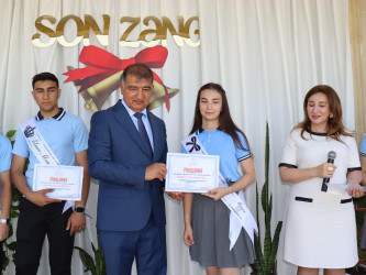 Samux rayonunda məktəblərdə “Son zəng” tədbiri keçirilib.