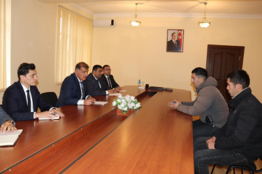 Samux Rayon İcra Hakimiyyətinin başçısı Firdovsi Əliyev  rayon sakinlərinin fərdi qaydada müraciət və təkliflərini dinləyib.