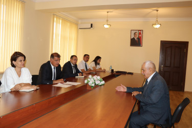 Müraciət edən sakinlərin fərdi müraciət və təklifləri dinlənilib