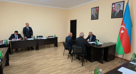 Samuxda Azərbaycan Dövlət Su Ehtiyatları Agentliyinin sədri Zaur Mikayılov bu gün Samux Su Meliorasiya Sistemlərinin İstismarı İdarəsinin inzibati binasında Samux, Gəncə, Kəlbəcər və digər rayonlardan olan vətəndaşları qəbul edib, onların müraciətlərini dinləyib, ərizə və şikayətlərinə baxıb.