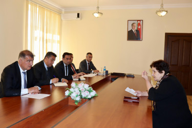 İcra Hakimiyyətində sakinlərin fərdi olaraq müraciət və təklifləri  dinlənilib.