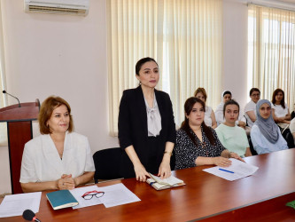 Samux rayonunda ali məktəblərə yüksək balla daxil olan tələbələrlə görüş keçirilib