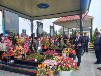 Samux şəhərində Vətən müharibəsi şəhidinin doğum günündə məzarı ziyarət olunub