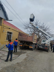 Samux rayonunda daha bir kəndin elektrik şəbəkəsi yenilənib.