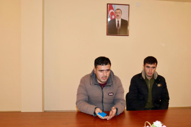 Samux Rayon İcra Hakimiyyətinin başçısı Firdovsi Əliyev  rayon sakinlərinin fərdi qaydada müraciət və təkliflərini dinləyib.