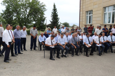 Samux Rayon İcra Hakimiyyətinin başçısı Alı Qocayevin rayonun Poylu kənd sakinləri ilə növbəti səyyari görüşü keçirildi.