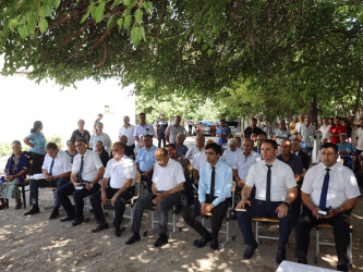 Samux Rayon İcra Hakimiyyətinin başçısı Qaraarx qəsəbəsində vətəndaşlarla növbəti səyyar görüş keçirib