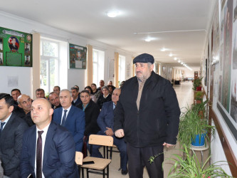 Samux Rayon İcra Hakimiyyətinin başçısı Firdovsi Əliyev rayonun Zazalı kənd tam orta məktəbinin binasında kənd sakinləri ilə səyyar görüş keçirib.