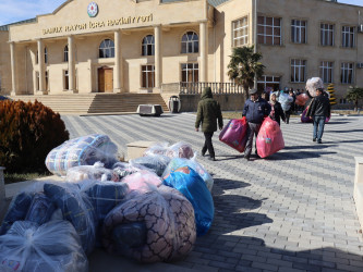 Samux Rayon İcra Hakimiyyəti də Türkiyədə zəlzələdən zərər çəkənlərə humanitar yardım göndərdi.