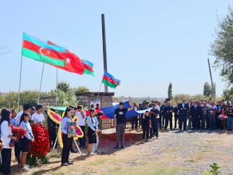 Antiterror əməliyyatlarında şəhid olmuş Qarayev İlkin Yusif oğlunun şəhadətinin ildönümü münasibətilə anım mərasimi keçirilib.