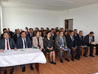 Samux Rayon İcra Hakimiyyətinin başçısı Firdovsi Əliyev rayonun Salahlı kənd ümumi orta məktəbində kənd sakinləri ilə səyyar görüş keçirib.