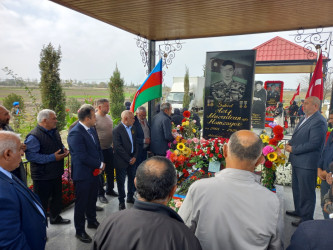 Samux rayonunda Vətən müharibəsi şəhidi Həmzəyev Arif Muradcan oğlunun şəhadətinin üçüncü ildönümü qeyd olunub